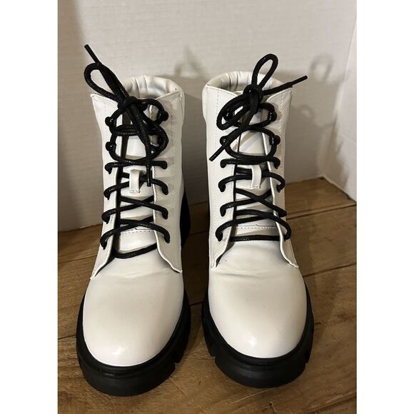 Forever 21 Platform Combat Boots Lace Up White Faux Leather Chunky Women 7 - Picture 2 of 7